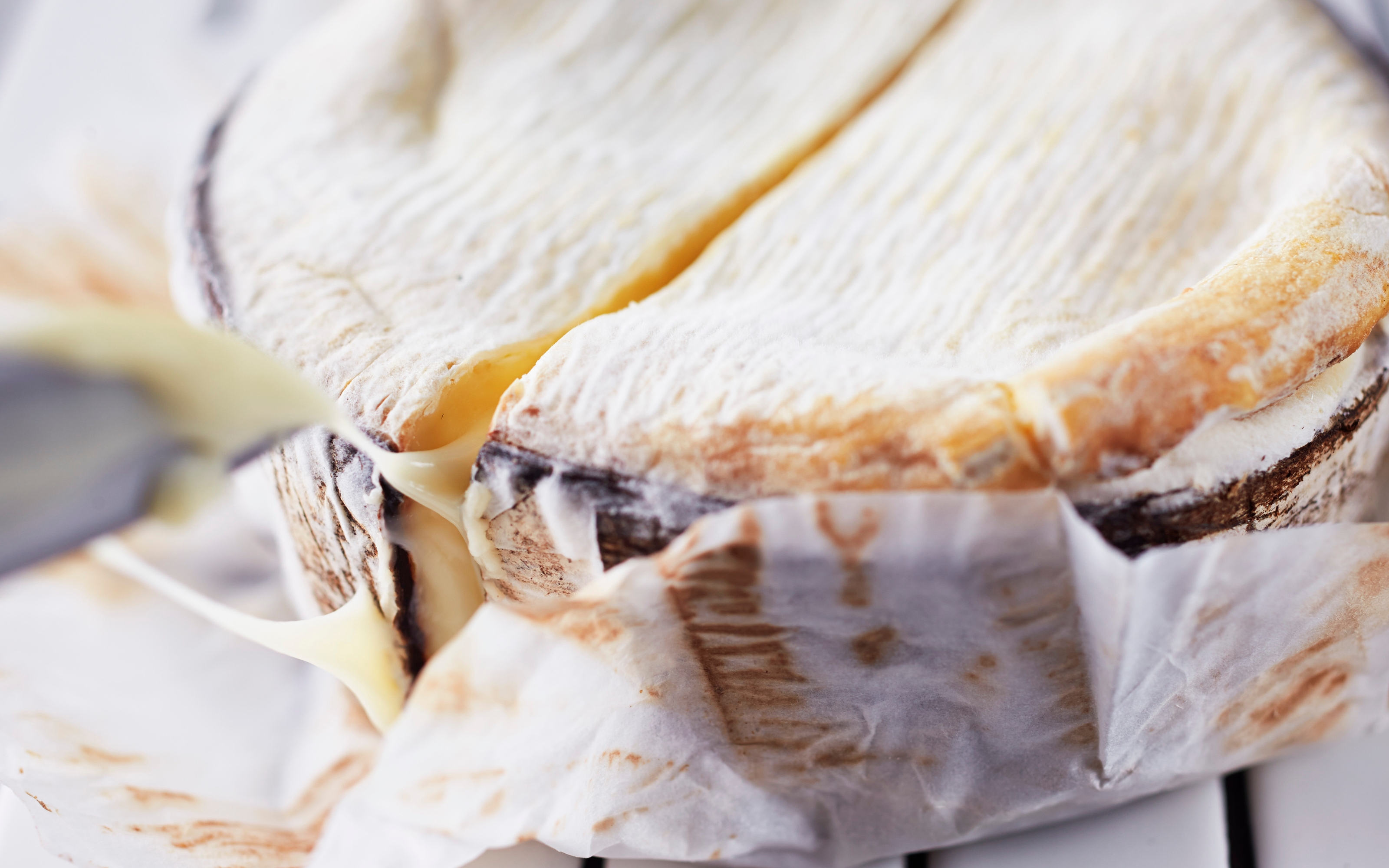 Le Duc Vacherin Cheese Cut Copy